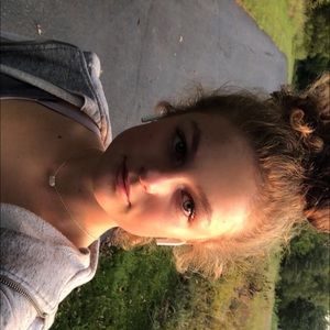 Meet your Posher, Mikayla